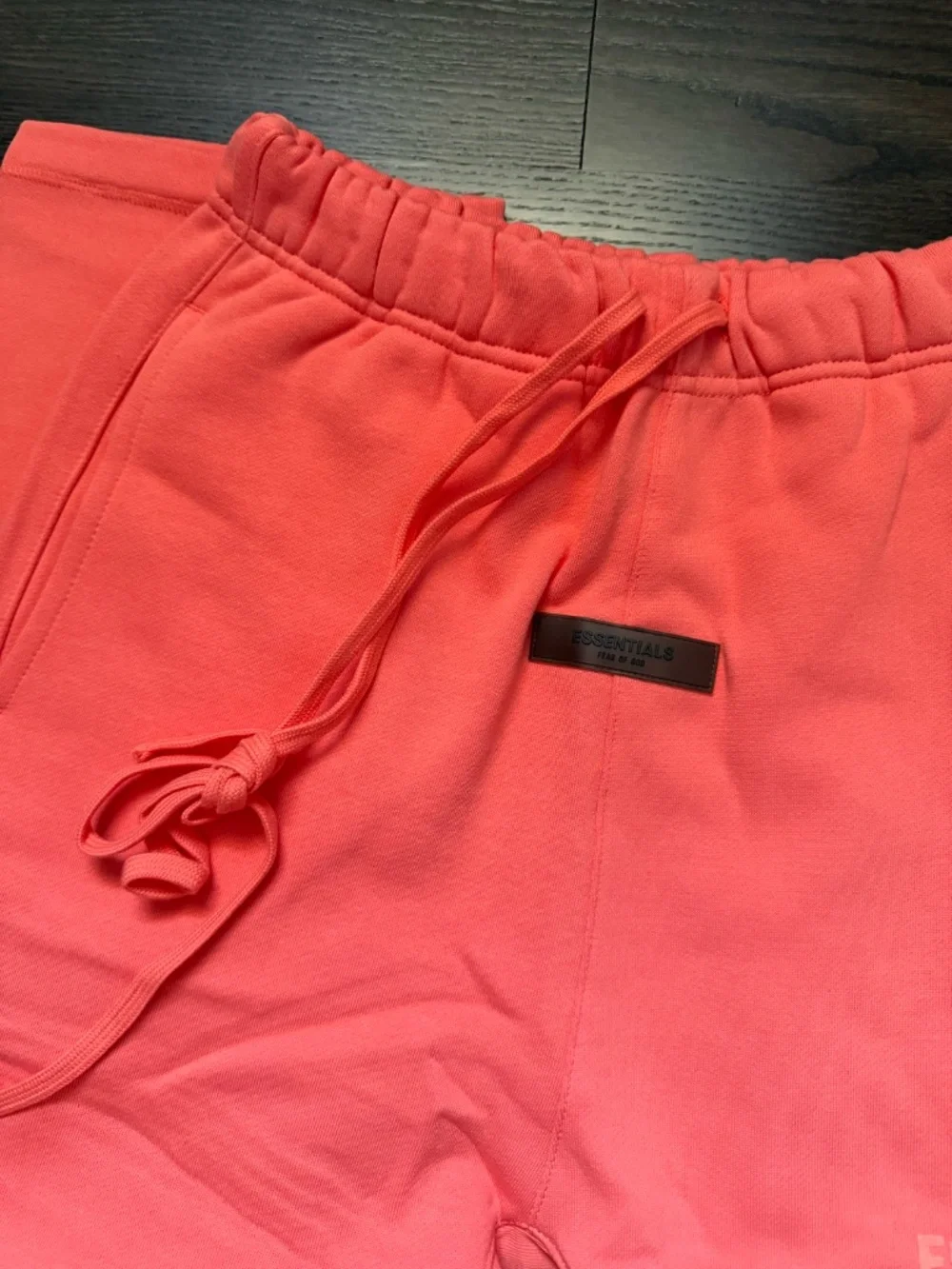 Fear of God Essentials Relaxed Sweatpants Coral Pink Size Medium FOG Joggers - Picture 3 of 3